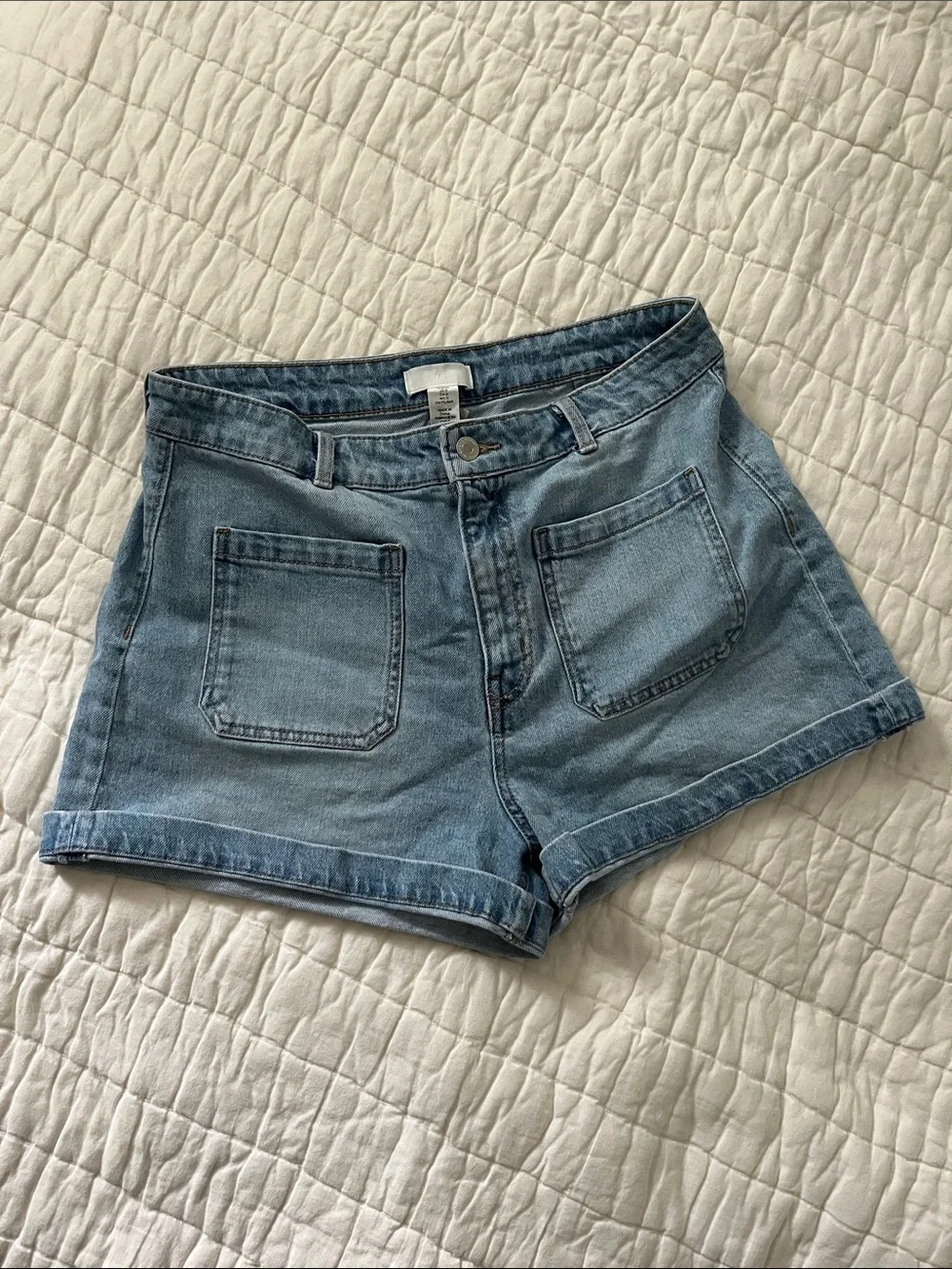 H&M 90s A-Line Patch Pocket High-Rise Shorts